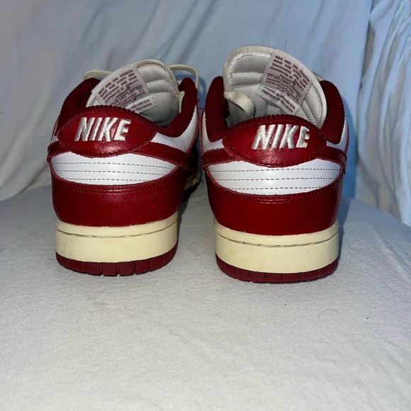 Nike Dunk Low - Women/Mens - Picture 5 of 6